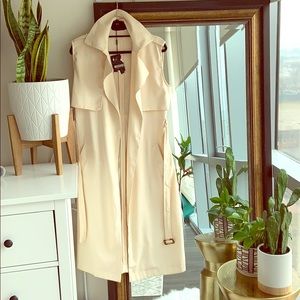 Misguided Arabella sleeveless trench/ trenchdress